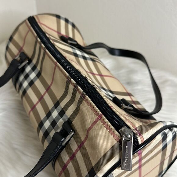 💯Authentic Burberry Papillon Handbag🍀 - Picture 9 of 15